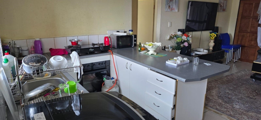 2 Bedroom Property for Sale in Chloorkop Gauteng