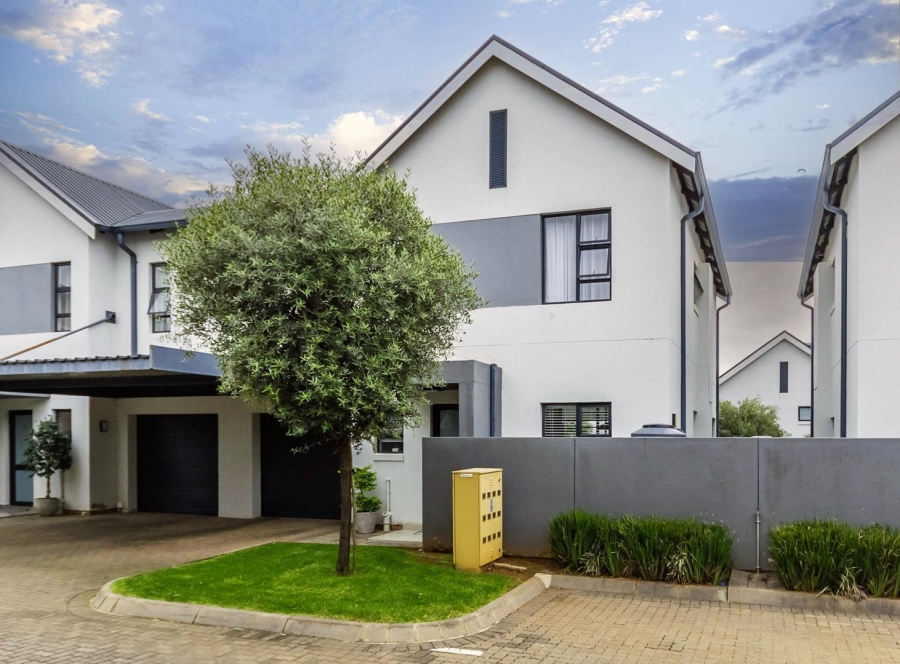 3 Bedroom Property for Sale in Pinehaven Gauteng