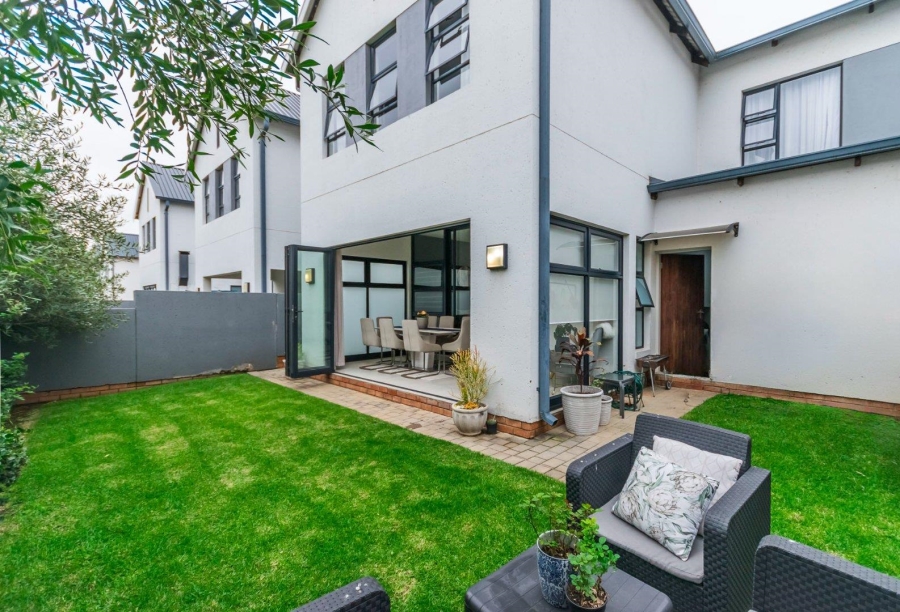 3 Bedroom Property for Sale in Pinehaven Gauteng