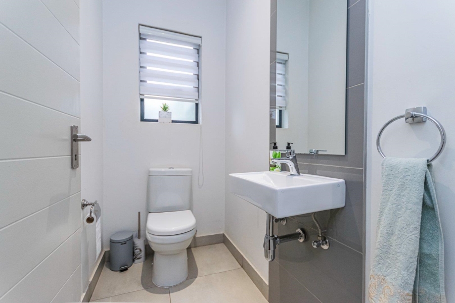 3 Bedroom Property for Sale in Pinehaven Gauteng