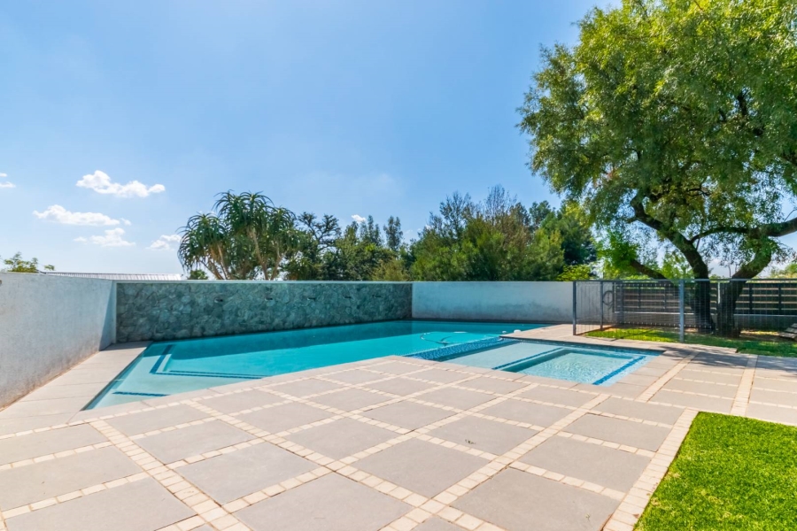 3 Bedroom Property for Sale in Pinehaven Gauteng