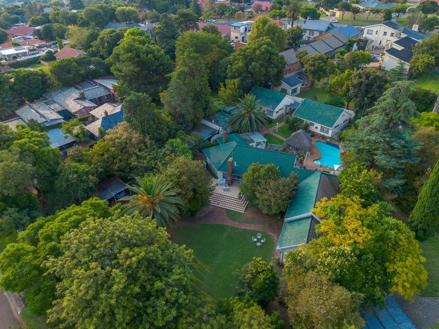 11 Bedroom Property for Sale in Mondeor Gauteng