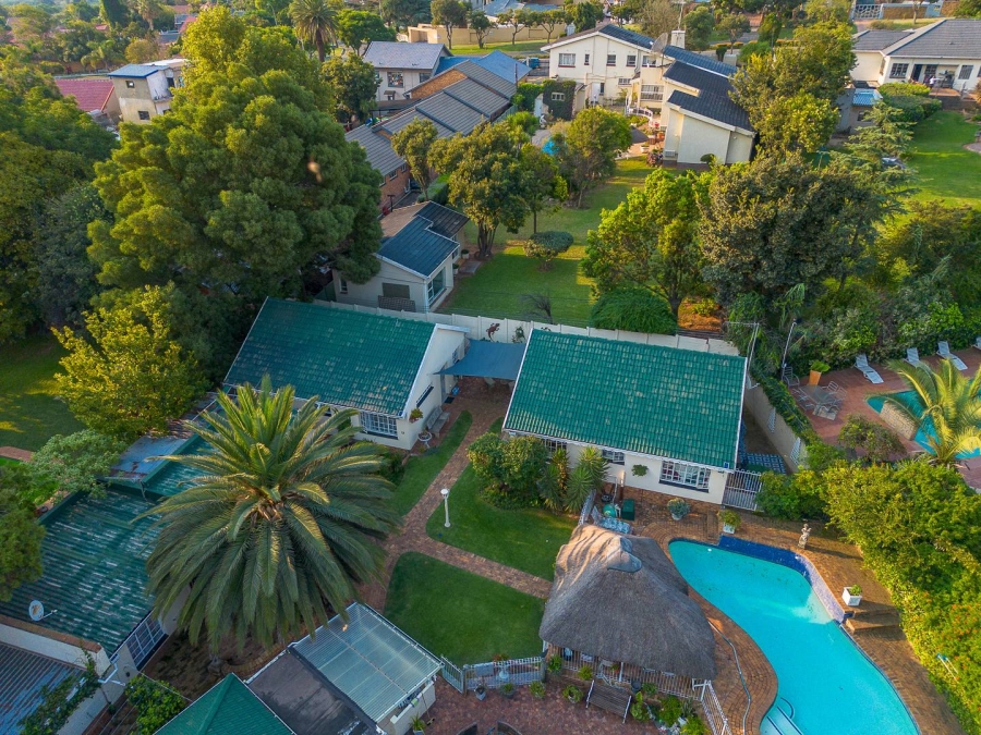 11 Bedroom Property for Sale in Mondeor Gauteng