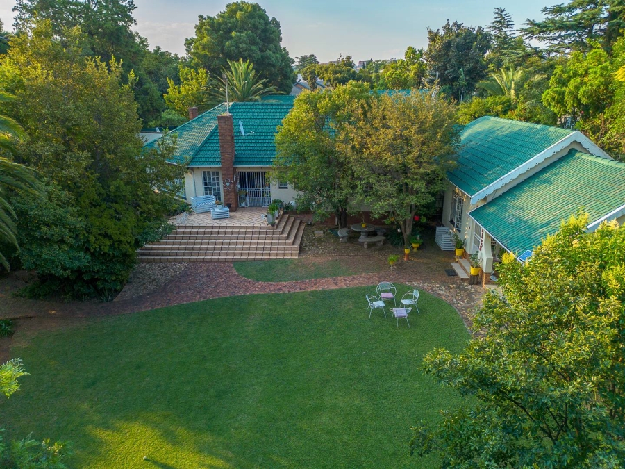 11 Bedroom Property for Sale in Mondeor Gauteng