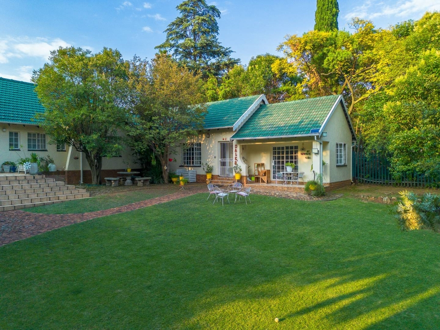 11 Bedroom Property for Sale in Mondeor Gauteng