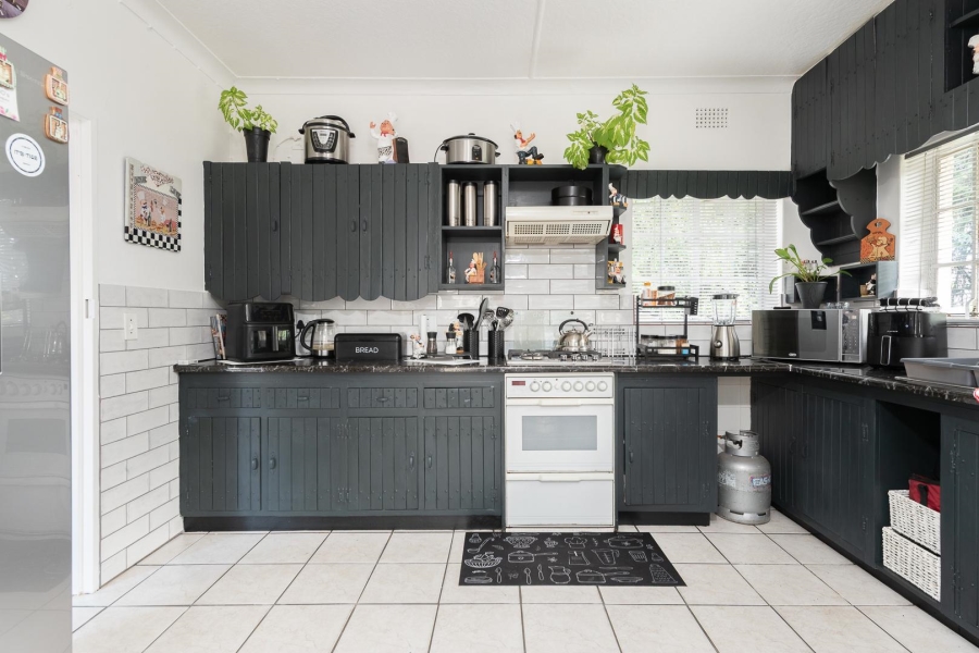 11 Bedroom Property for Sale in Mondeor Gauteng