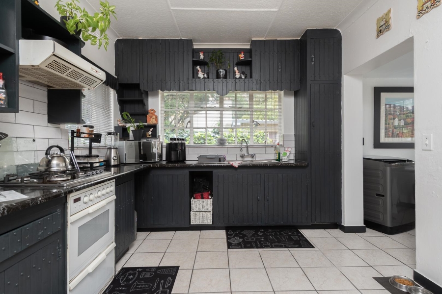 11 Bedroom Property for Sale in Mondeor Gauteng