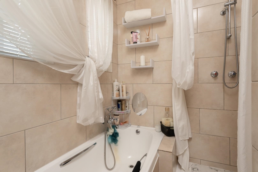 11 Bedroom Property for Sale in Mondeor Gauteng