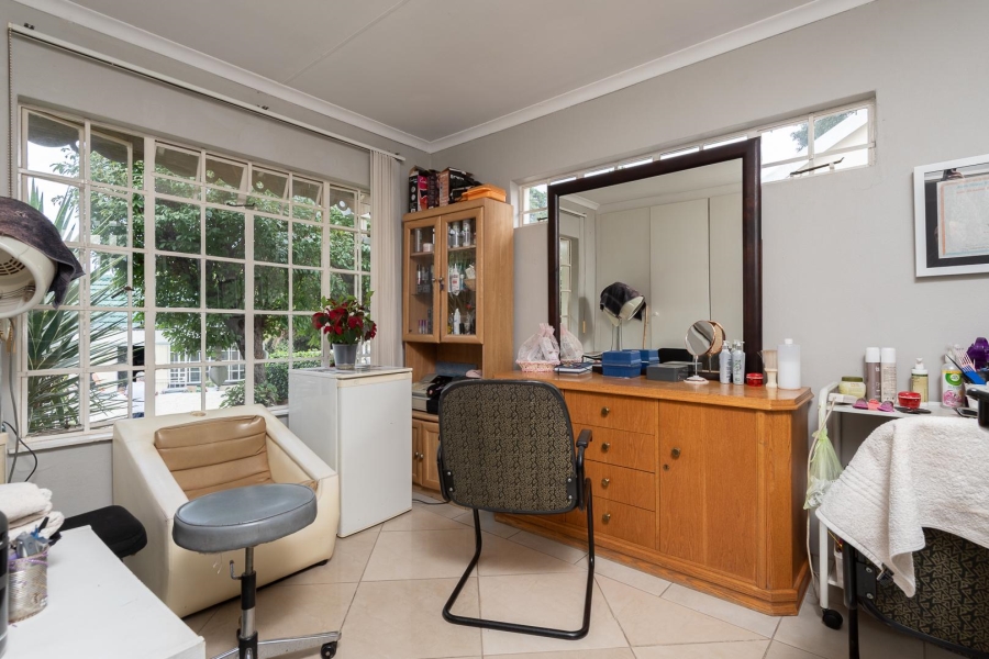 11 Bedroom Property for Sale in Mondeor Gauteng