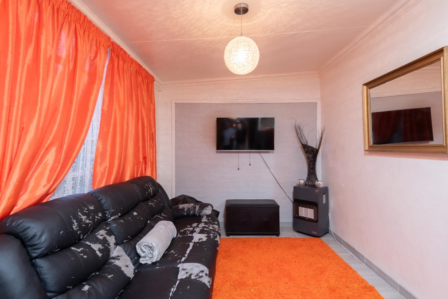 11 Bedroom Property for Sale in Mondeor Gauteng