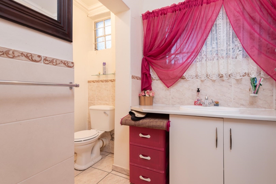11 Bedroom Property for Sale in Mondeor Gauteng