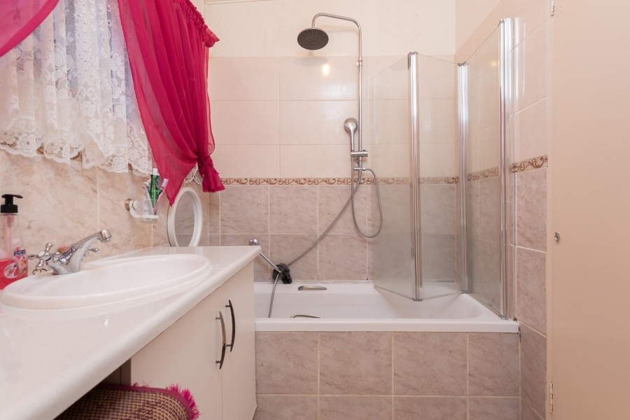 11 Bedroom Property for Sale in Mondeor Gauteng