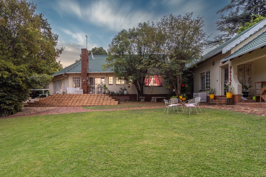 11 Bedroom Property for Sale in Mondeor Gauteng