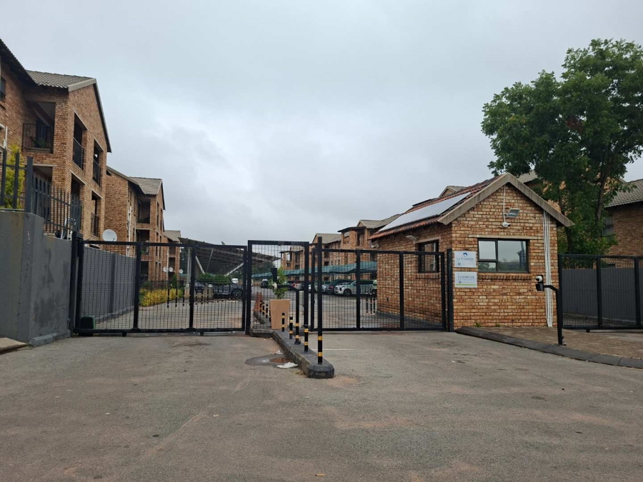 2 Bedroom Property for Sale in Roodepoort Gauteng