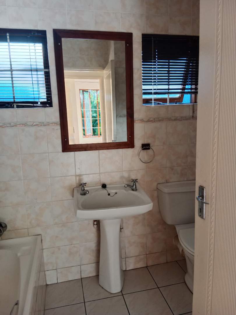To Let 2 Bedroom Property for Rent in Lyndhurst Gauteng