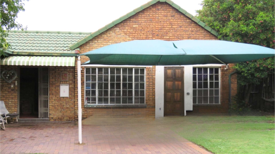 2 Bedroom Property for Sale in Raceview Gauteng
