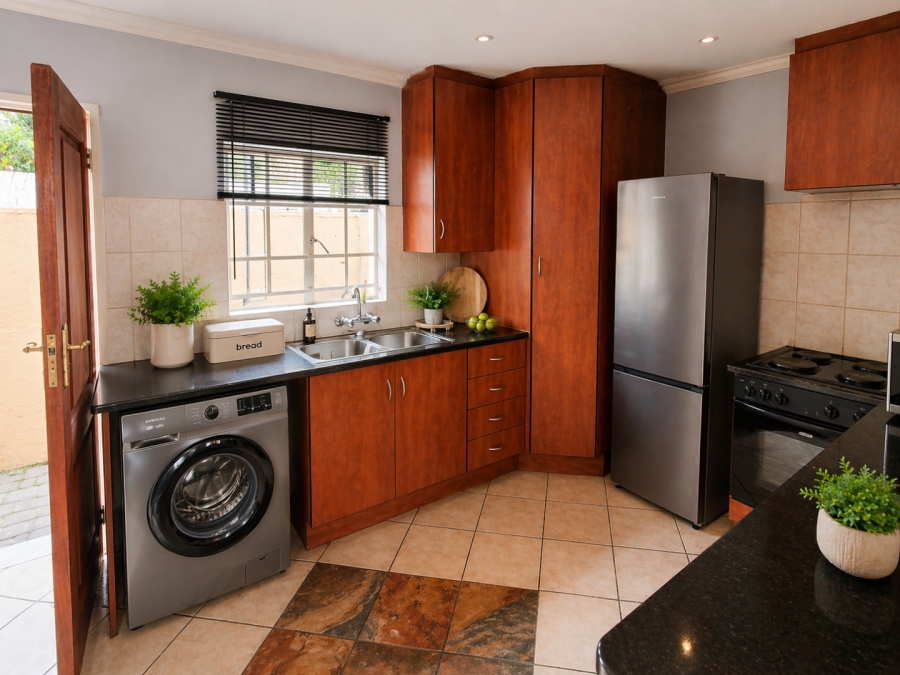 2 Bedroom Property for Sale in La Montagne Gauteng