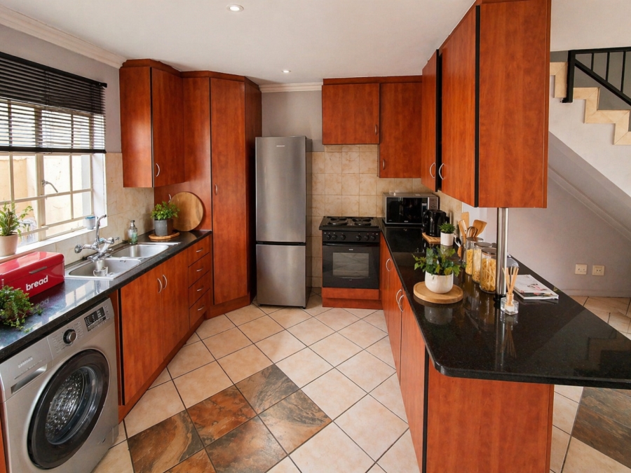 2 Bedroom Property for Sale in La Montagne Gauteng