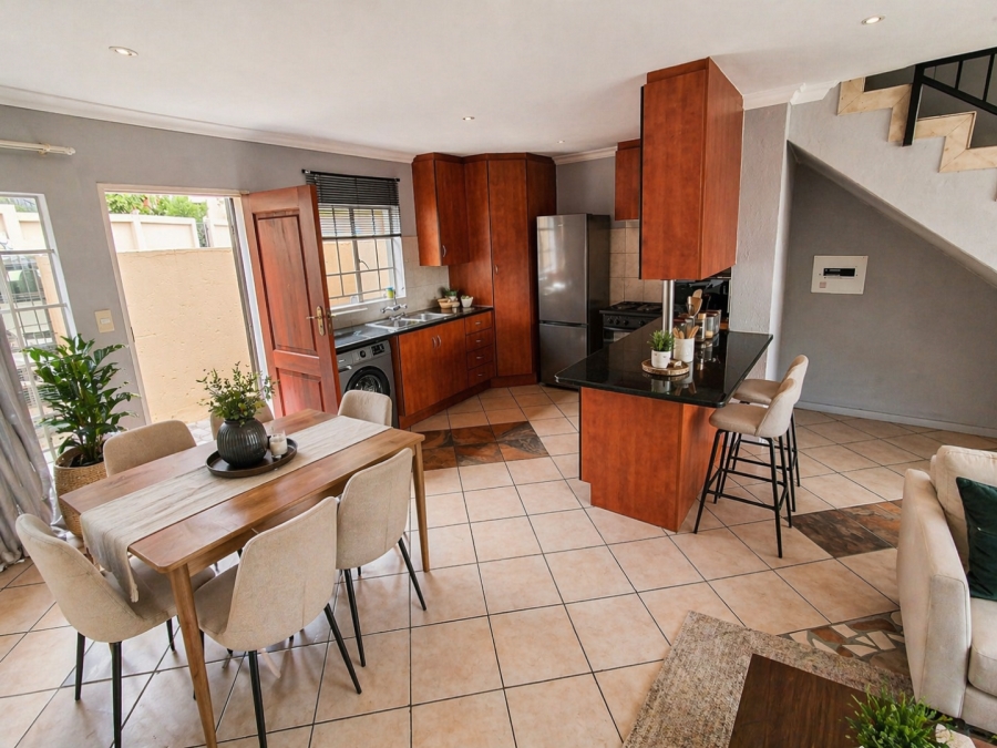2 Bedroom Property for Sale in La Montagne Gauteng