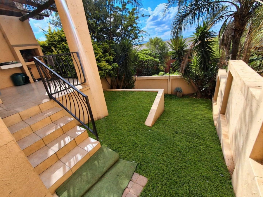 2 Bedroom Property for Sale in La Montagne Gauteng