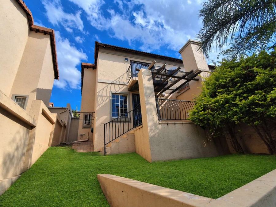 2 Bedroom Property for Sale in La Montagne Gauteng