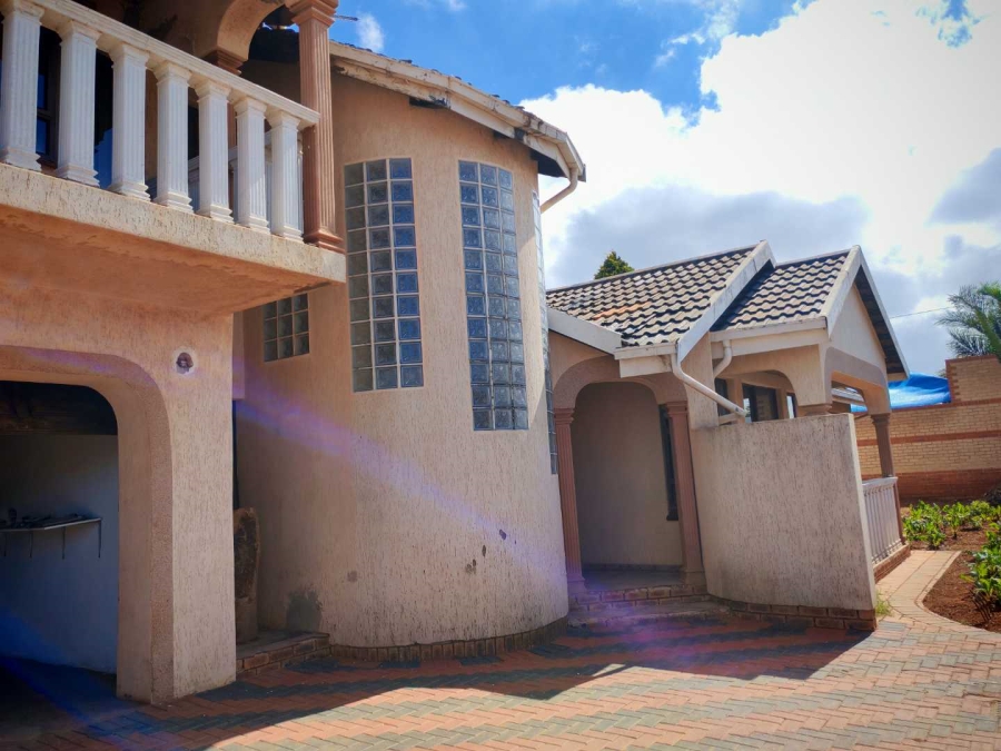 4 Bedroom Property for Sale in Lenasia South Gauteng