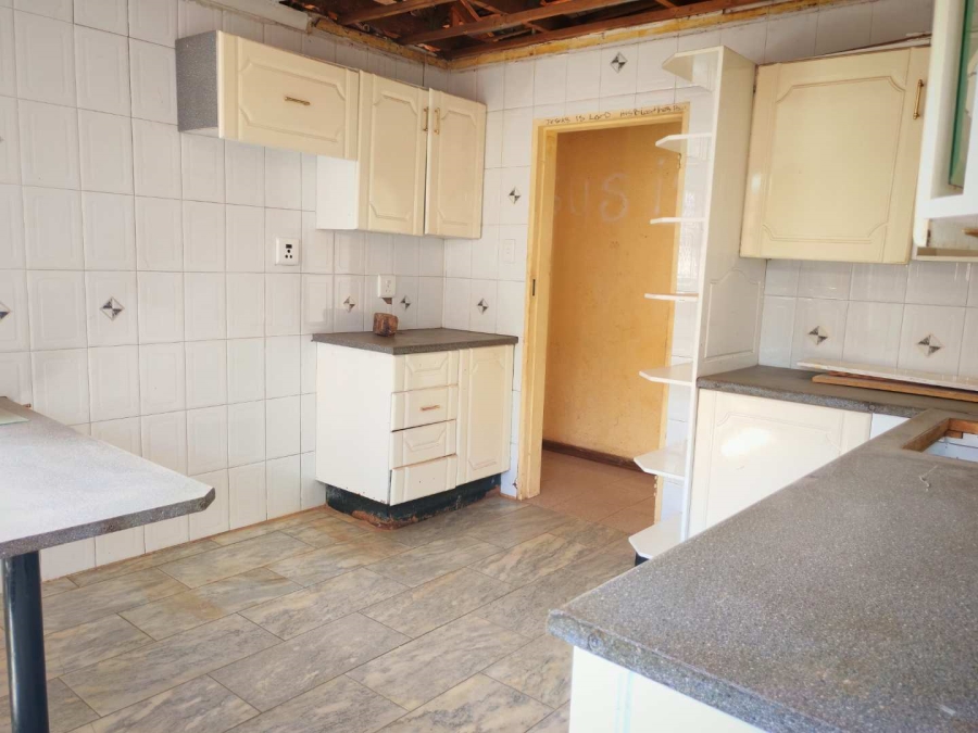 4 Bedroom Property for Sale in Lenasia South Gauteng