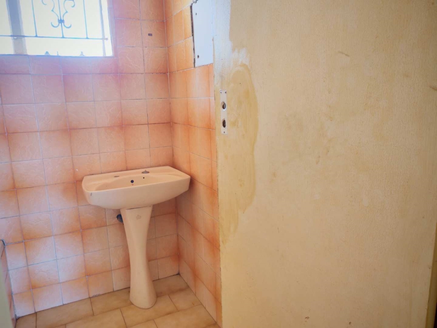 4 Bedroom Property for Sale in Lenasia South Gauteng