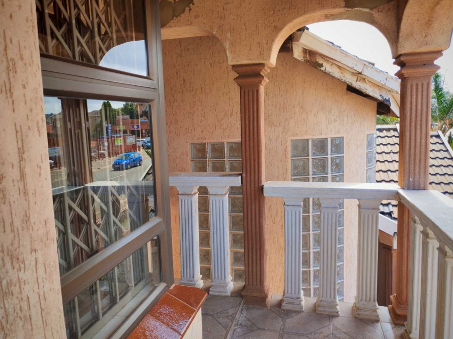 4 Bedroom Property for Sale in Lenasia South Gauteng