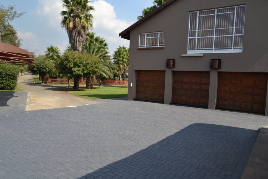 5 Bedroom Property for Sale in Risiville Gauteng