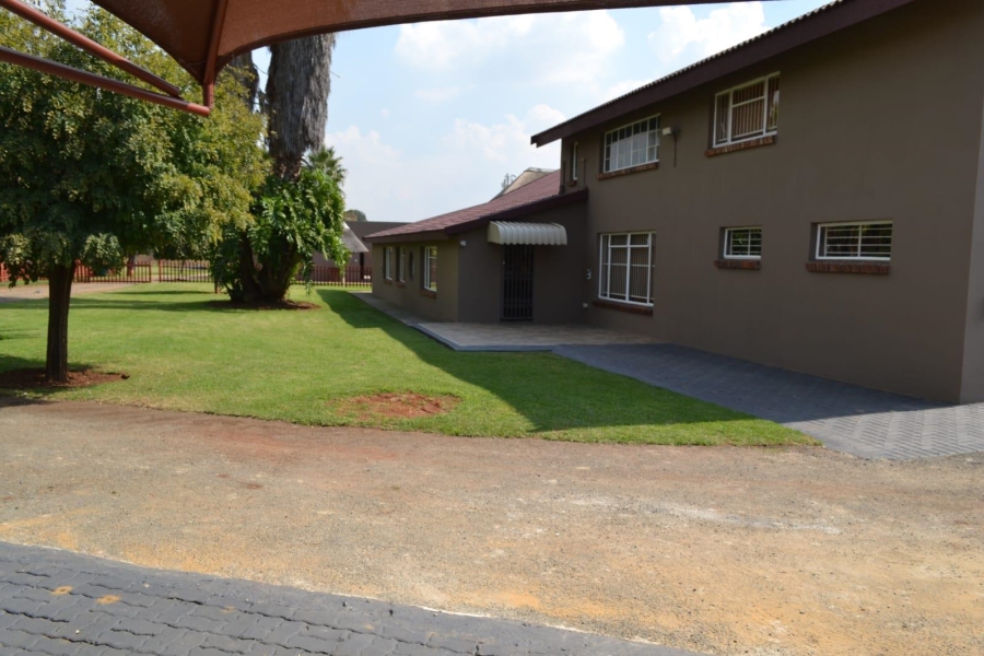 5 Bedroom Property for Sale in Risiville Gauteng