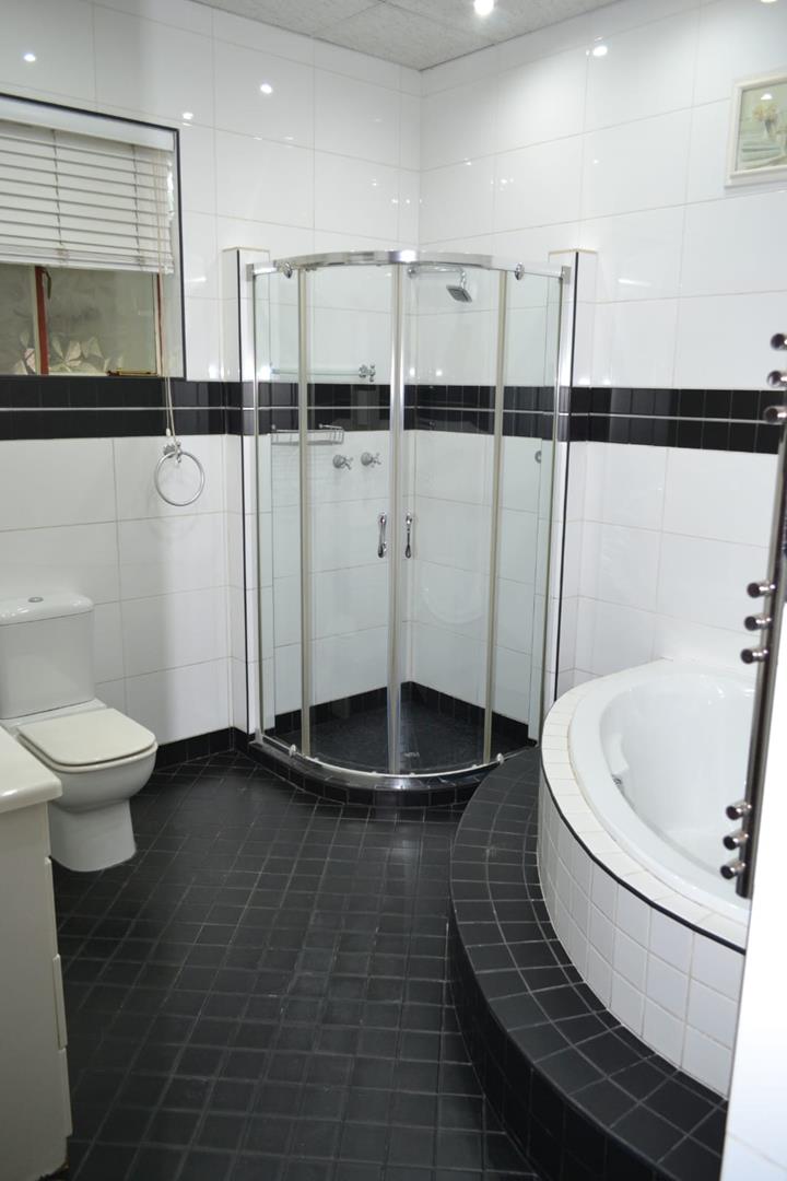 5 Bedroom Property for Sale in Risiville Gauteng