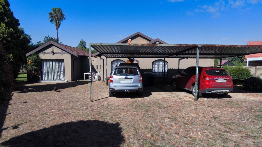 3 Bedroom Property for Sale in Brackendowns Gauteng
