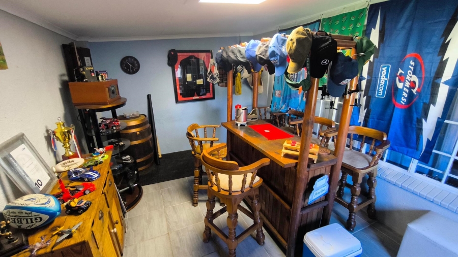3 Bedroom Property for Sale in Brackendowns Gauteng
