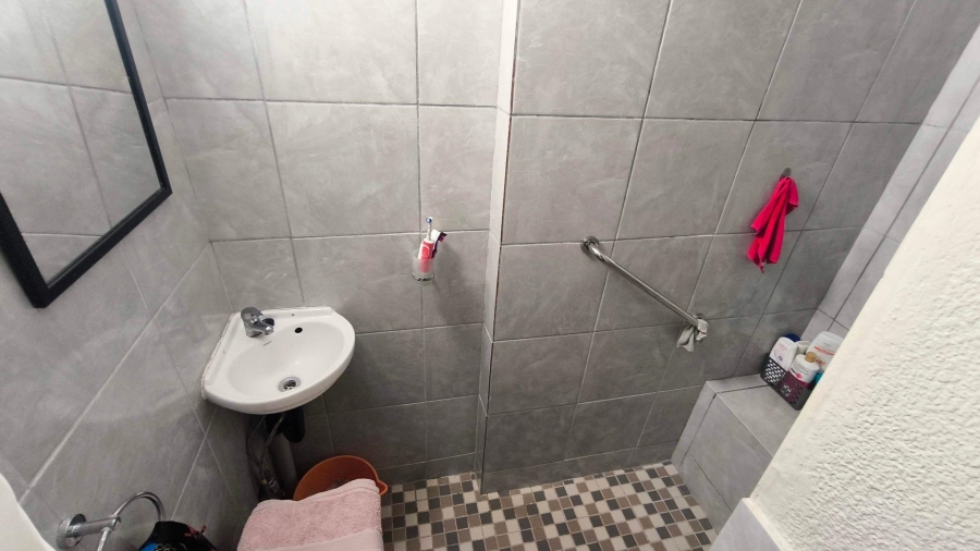 3 Bedroom Property for Sale in Brackendowns Gauteng