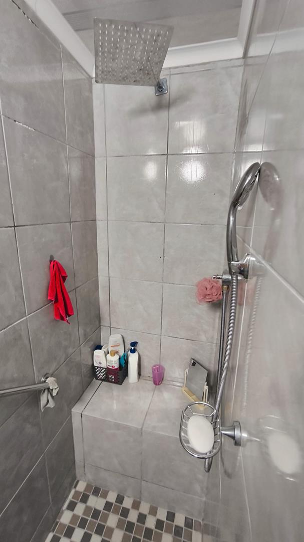 3 Bedroom Property for Sale in Brackendowns Gauteng