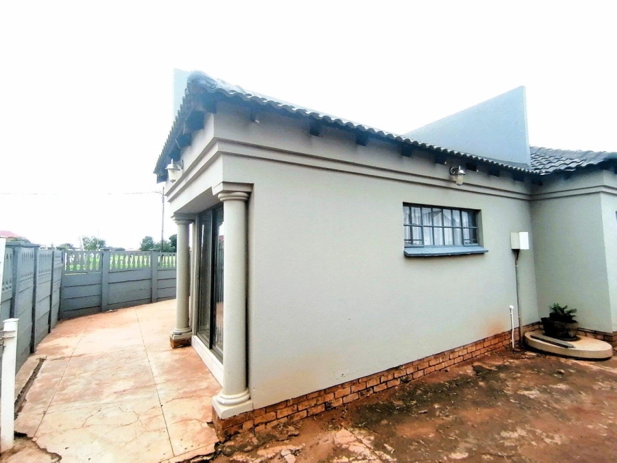 2 Bedroom Property for Sale in Soshanguve East Gauteng