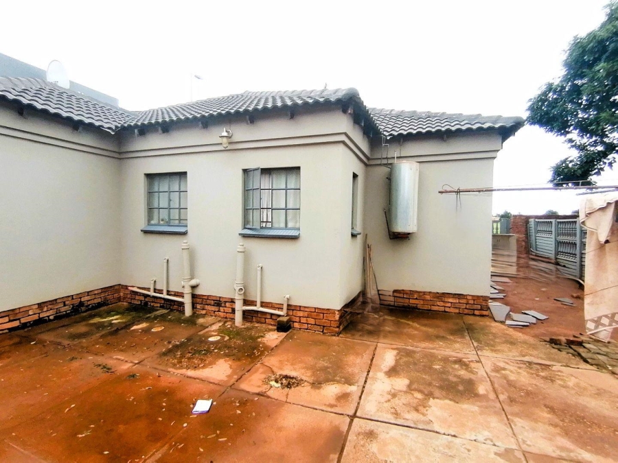 2 Bedroom Property for Sale in Soshanguve East Gauteng