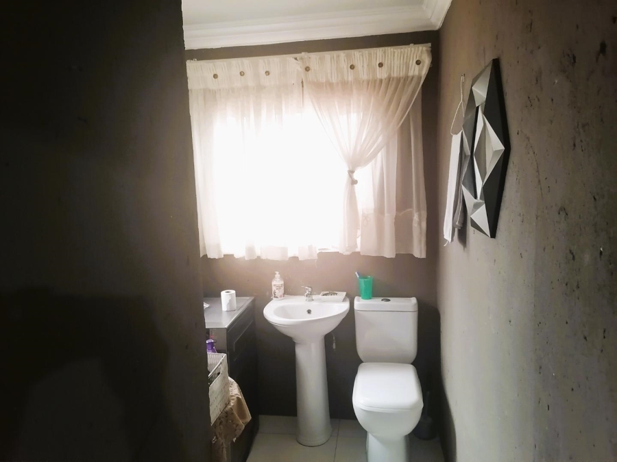 2 Bedroom Property for Sale in Soshanguve East Gauteng