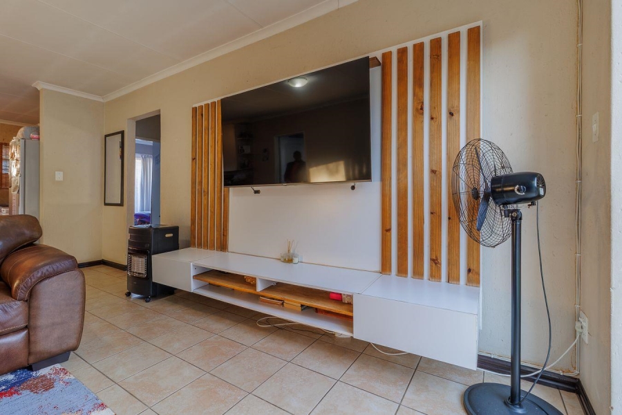 3 Bedroom Property for Sale in Heuwelsig Estate Gauteng
