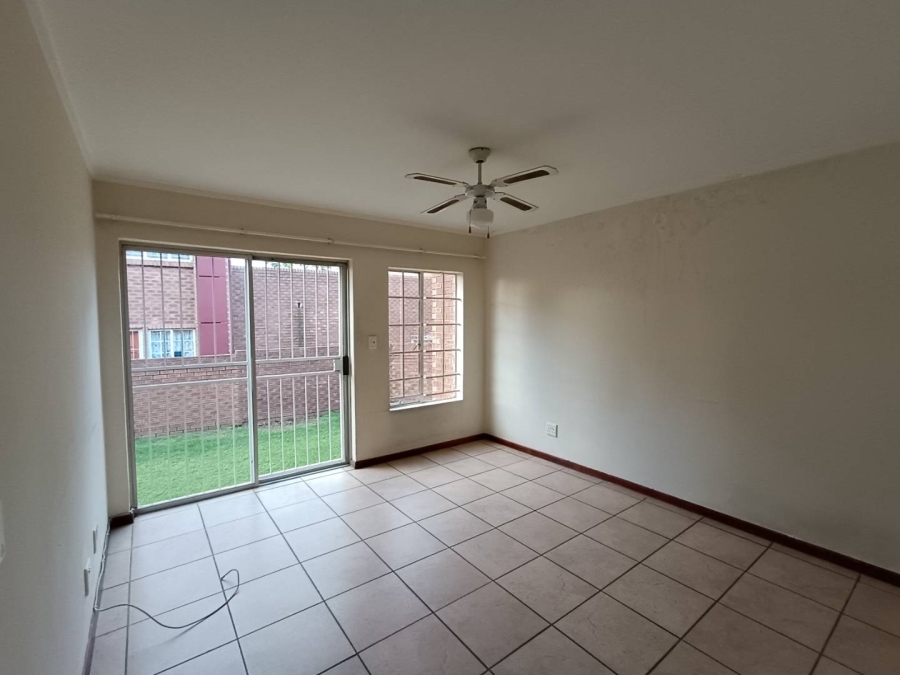 2 Bedroom Property for Sale in The Reeds Gauteng