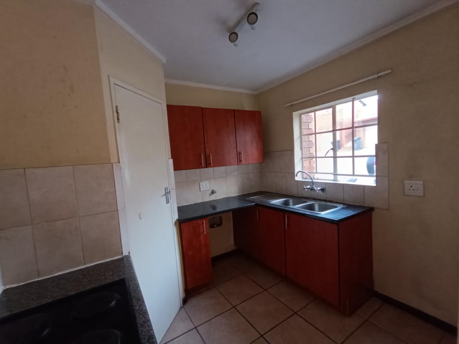 2 Bedroom Property for Sale in The Reeds Gauteng
