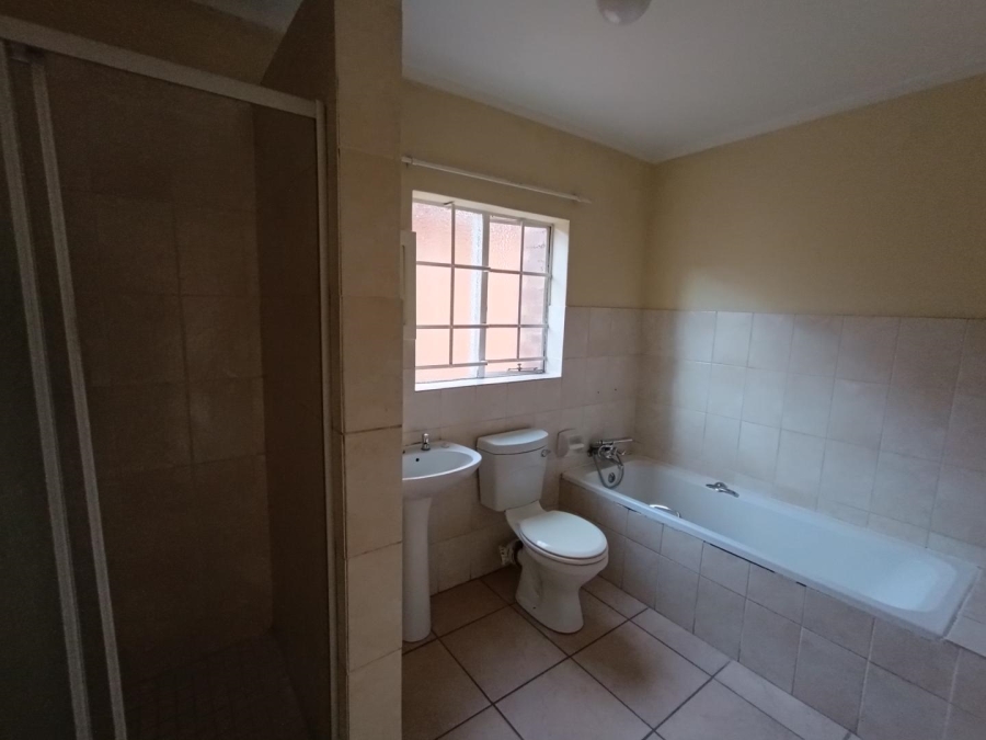 2 Bedroom Property for Sale in The Reeds Gauteng