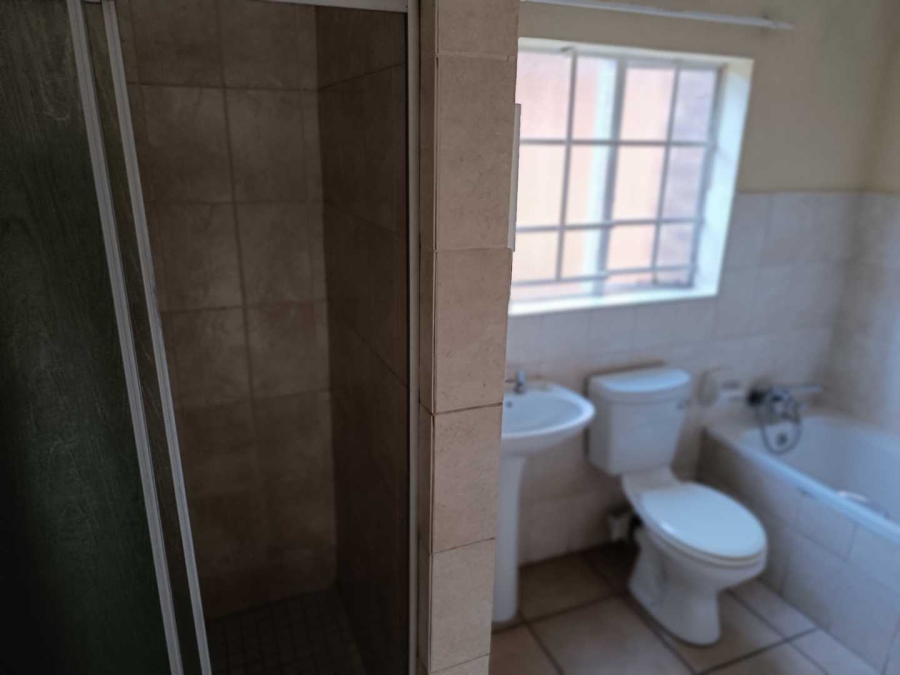 2 Bedroom Property for Sale in The Reeds Gauteng