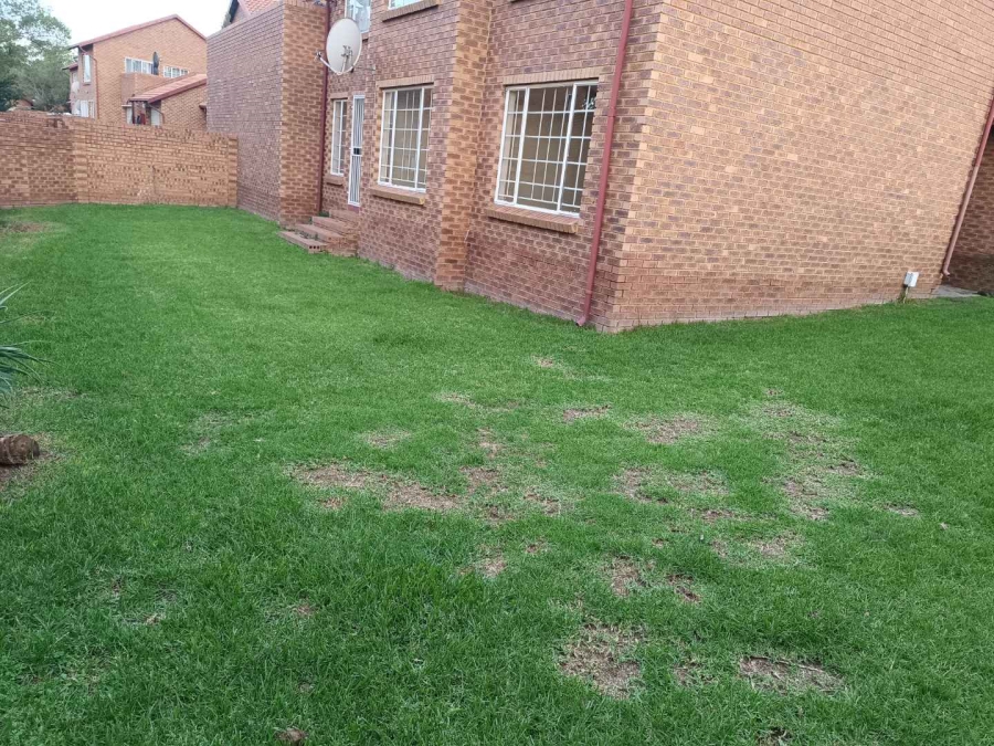 2 Bedroom Property for Sale in The Reeds Gauteng