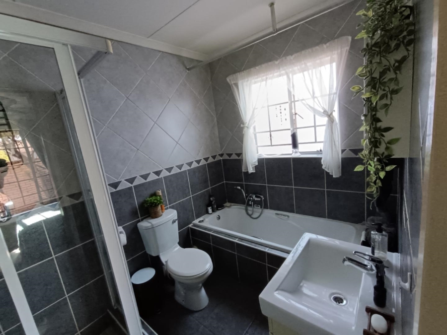 3 Bedroom Property for Sale in Equestria Gauteng