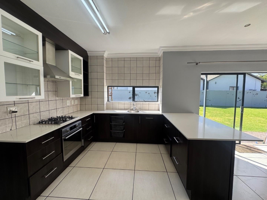 To Let 4 Bedroom Property for Rent in Midstream Hill Gauteng