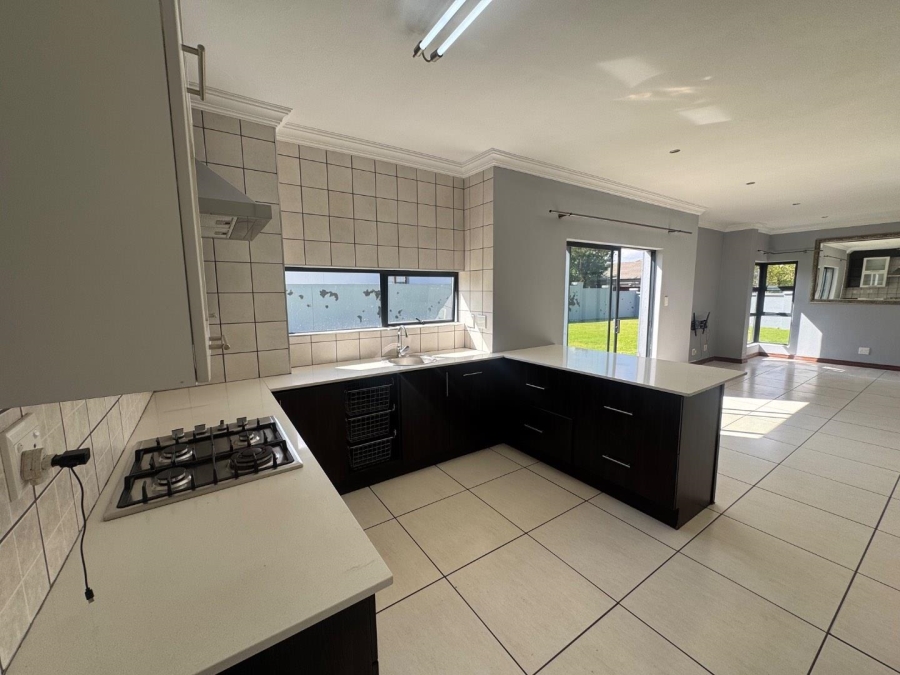 To Let 4 Bedroom Property for Rent in Midstream Hill Gauteng