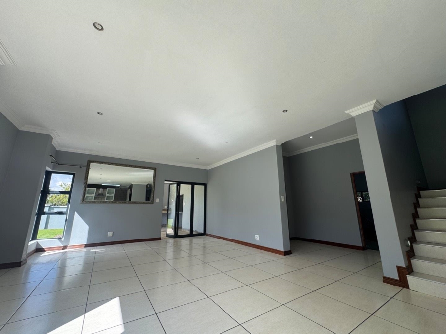 To Let 4 Bedroom Property for Rent in Midstream Hill Gauteng
