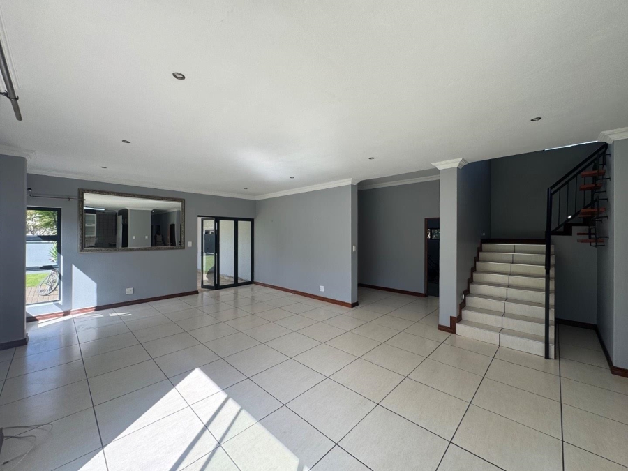 To Let 4 Bedroom Property for Rent in Midstream Hill Gauteng